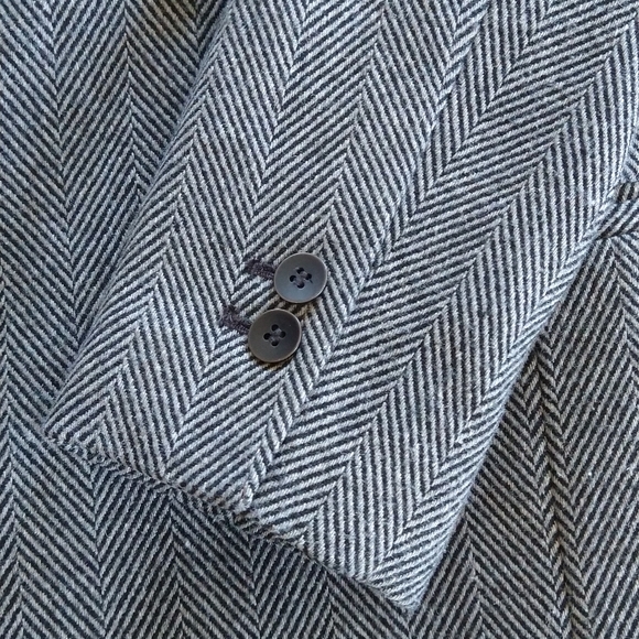 Vest - Picture 2 of 8